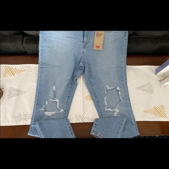 Levi’s Jeans - Picture 3 of 5